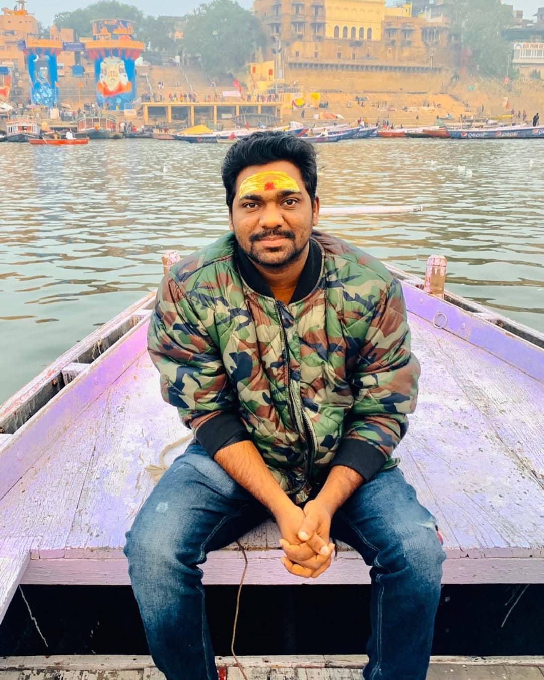 Comedian Zakir Khan Finds Solace In Varanasi; Enjoys Tea On Ganga Ghats Amid Fan Frenzy