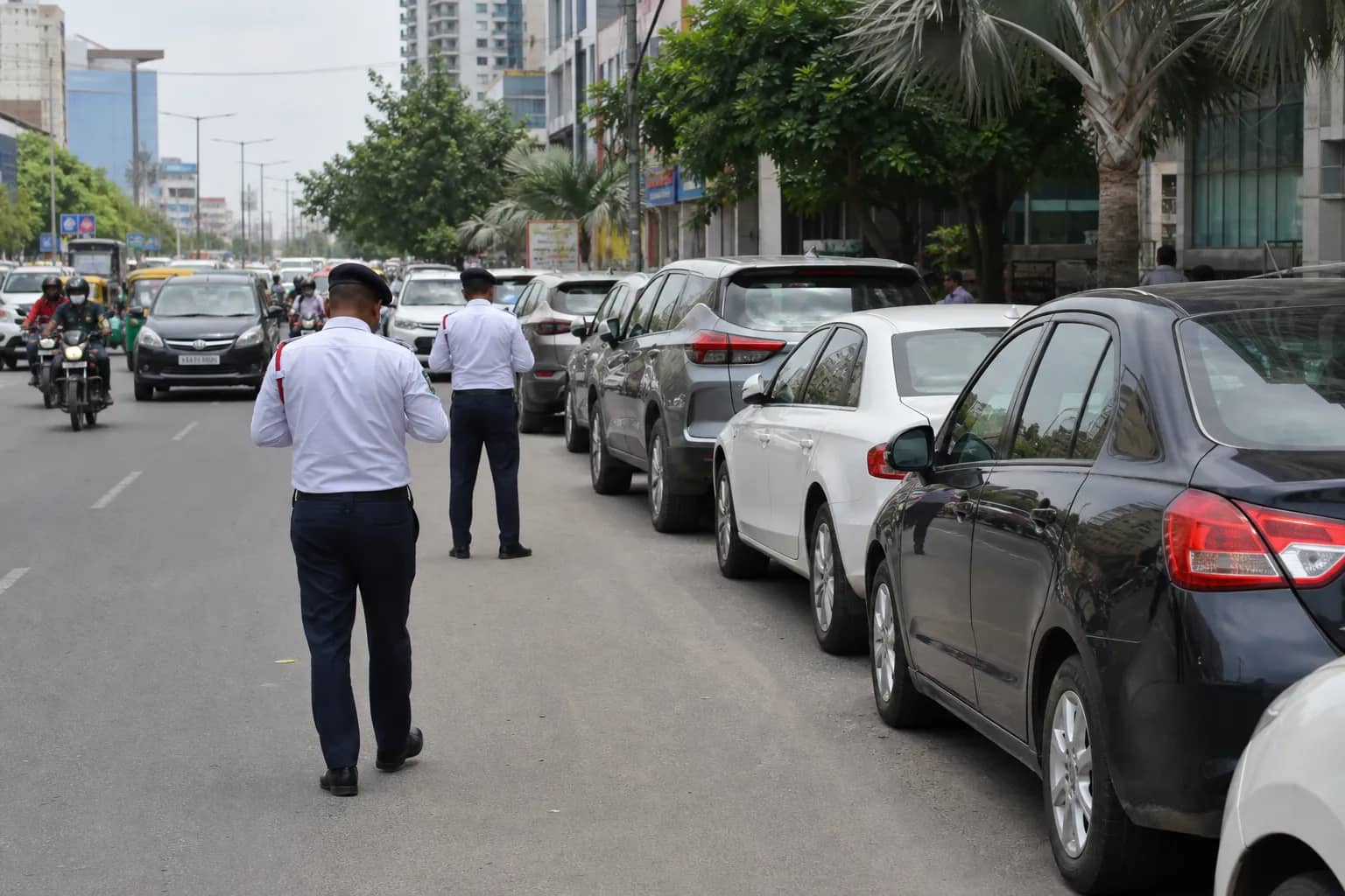 Gurugram Issues 2,834 Illegal-Parking Challans in Three Weeks
