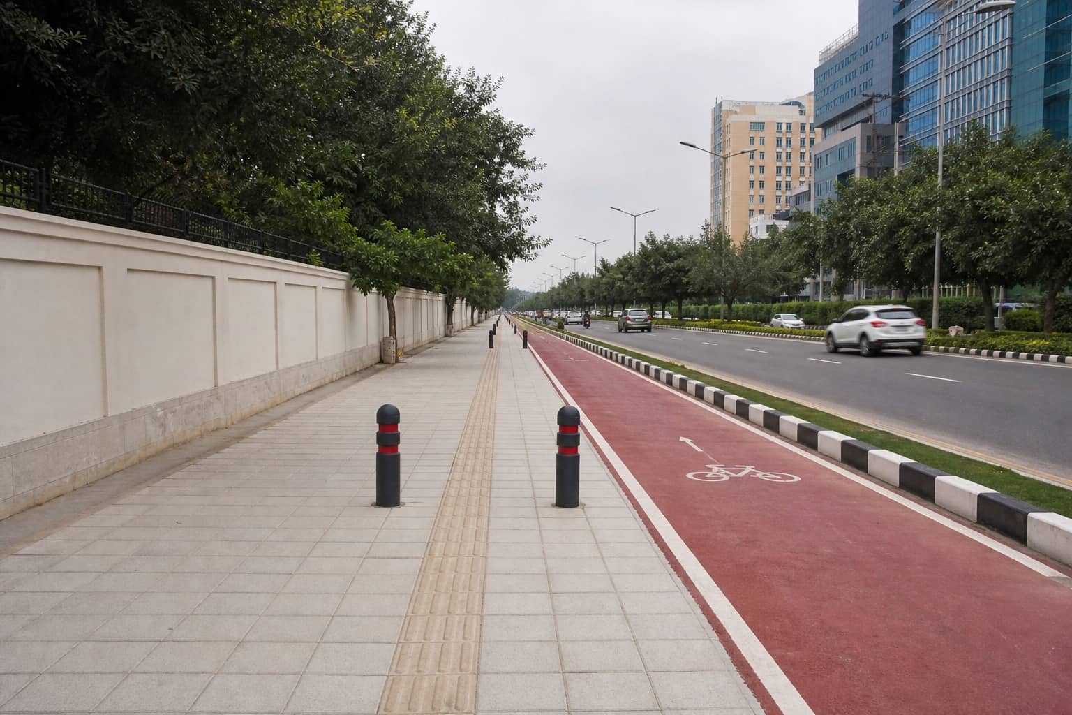 Cleared footpath after removal of roadside sheds in Gurugram