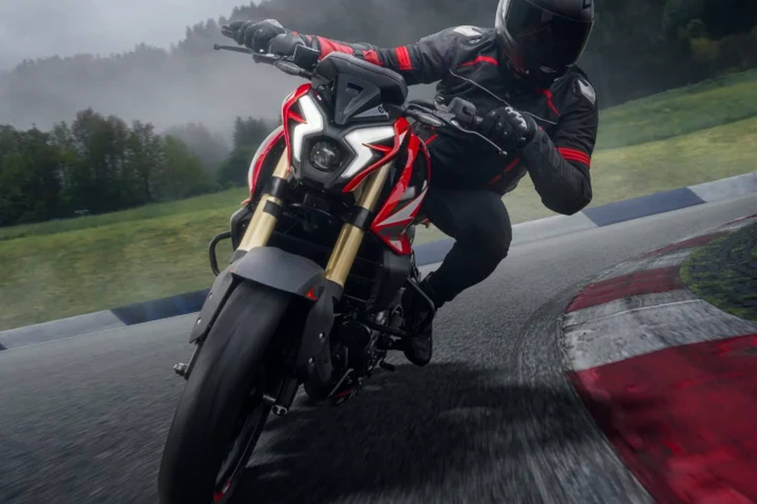 Bajaj Pulsar NS400Z lists 5-inch TFT, Rs 1.86 lakh ex-Delhi