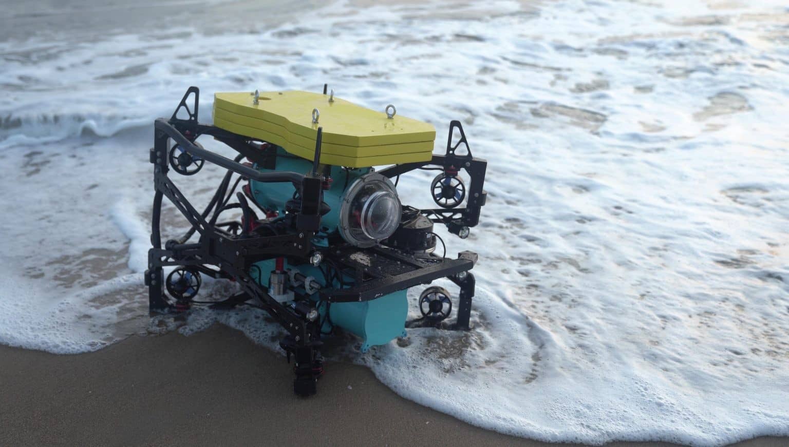 Planys sends robots under dams and ports so divers do not have to: how it works