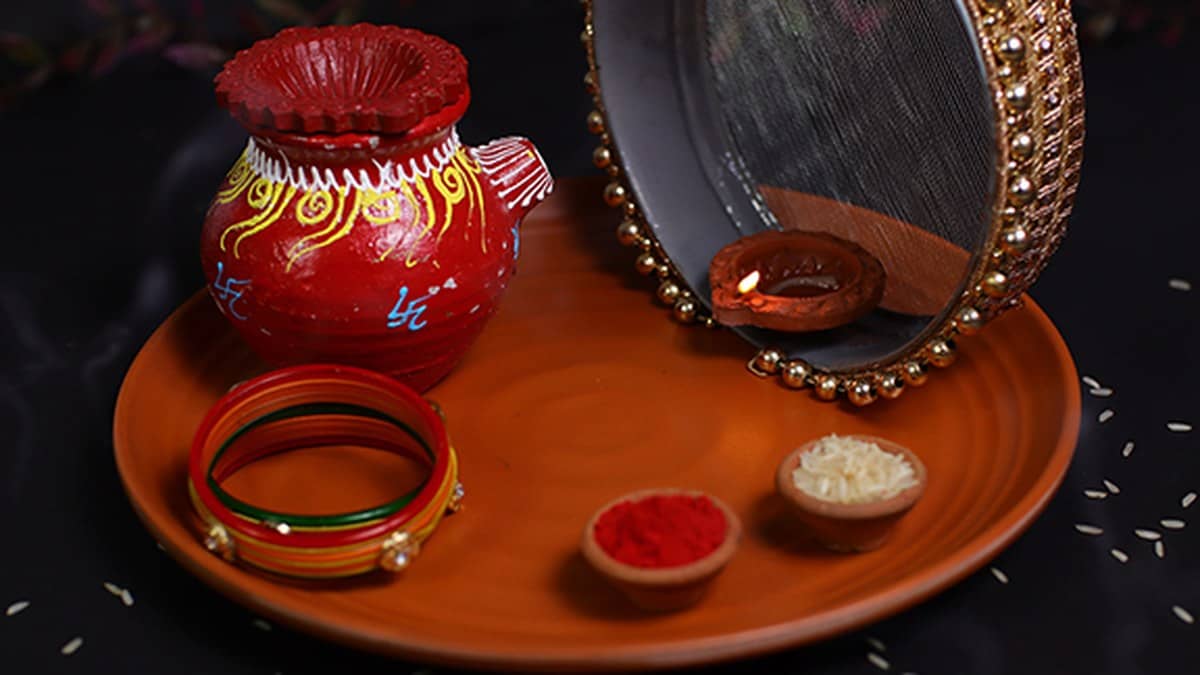 Karwa Chauth on 29 October 2026: date, holiday status and rituals