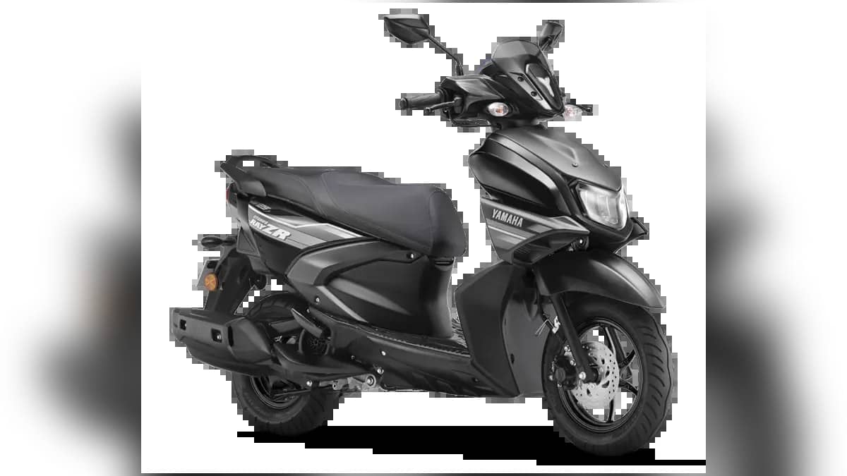 Official product pack shot of the Yamaha RayZR 125 Fi Hybrid disc variant in Metallic Black, 800 by 667 pixels; illustrative current model.
