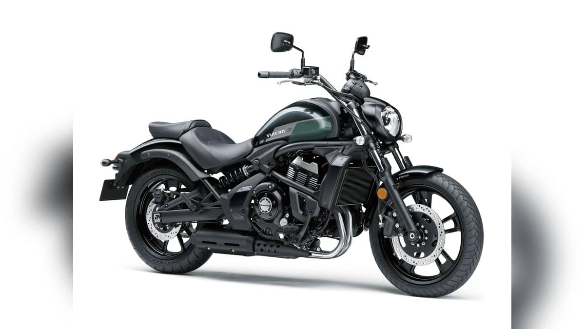 Official studio pack shot of the Kawasaki Vulcan S in Metallic Carbon Gray and Metallic Bluish Green