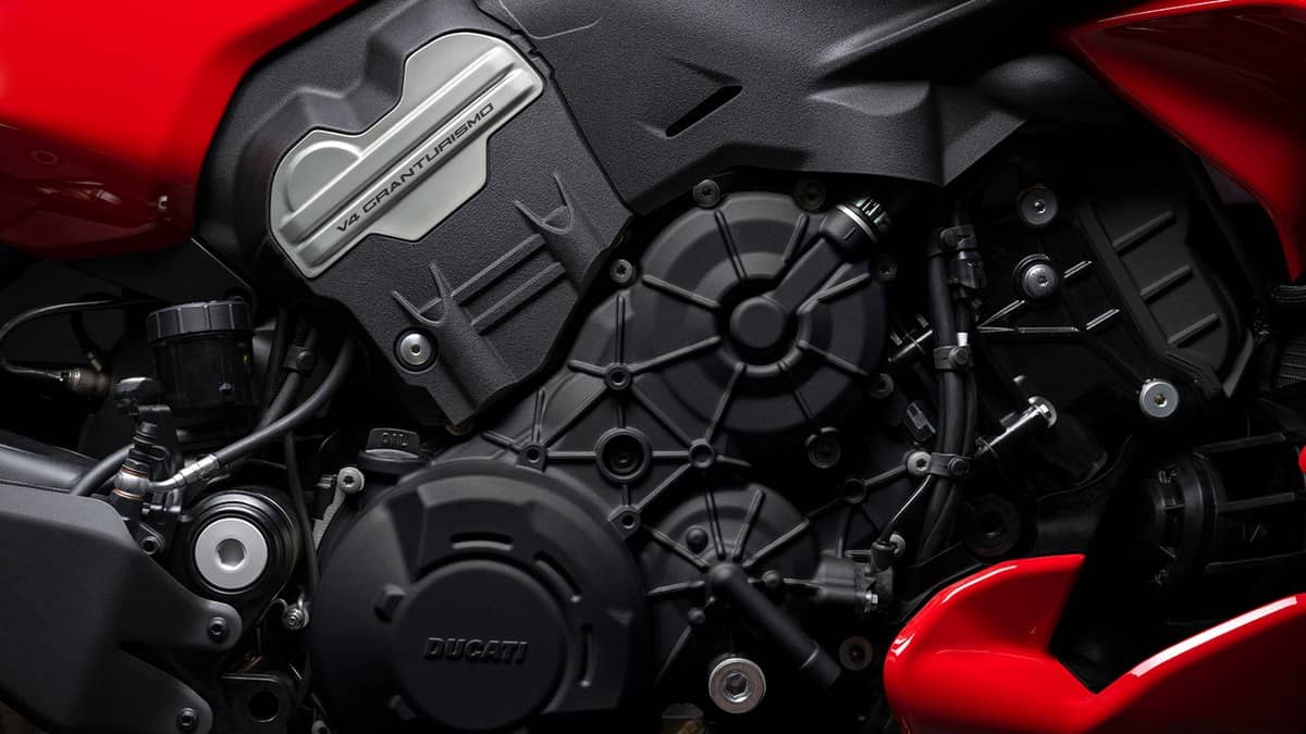Landscape company image of the Ducati Diavel V4 Granturismo engine