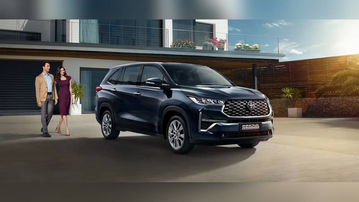 Toyota Innova Hycross seating: 7 or 8 seats, ottomans on ZX grades