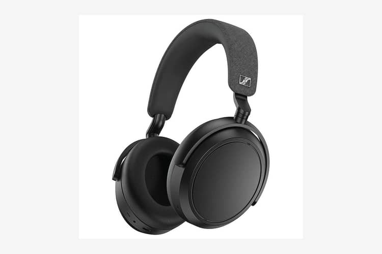 Amazon Instance Store Momentum 4 Rs 20,990 Amazon early festival deal